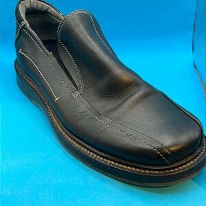Sasson men’s black dress shoes size 8, white stitching